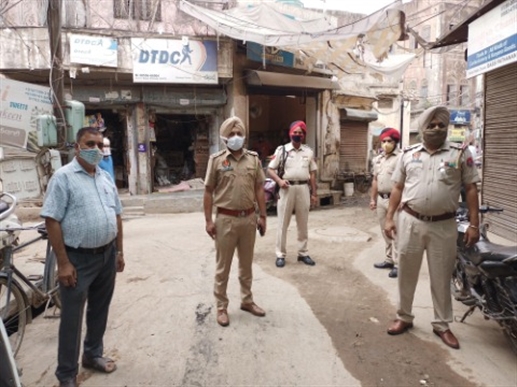 ਐੱਸਐੱਚਓ ਦਿਓਲ ਨੇ ਬਾਜ਼ਾਰਾਂ ਦਾ ਕੀਤਾ ਦੌਰਾ