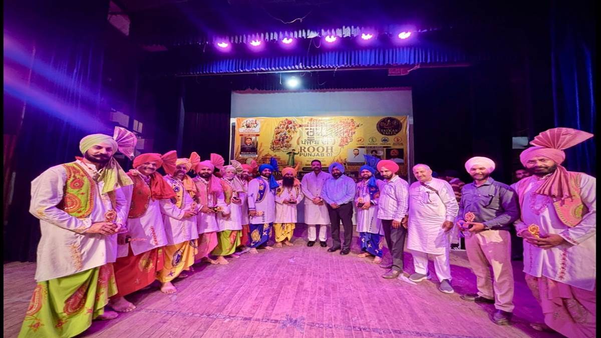ਪ੍ਰਕਿਰਤੀ ਭੰਗੜਾ ਕਲੱਬ ਜ਼ੀਰਾ ਨੇ ਪੰਜਾਬ ਕਲਾ ਭਵਨ ਚੰਡੀਗੜ੍ਹ ’ਚ ਪਾਈਆਂ ਧਮਾਲਾਂ