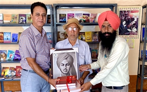 ਭਾਸ਼ਾ ਵਿਭਾਗ ਵੱਲੋਂ ਸਮਾਜ ਸੇਵੀ ਰਣਧੀਰ ਢਿੱਲੋਂ ਦਾ ਸਨਮਾਨ