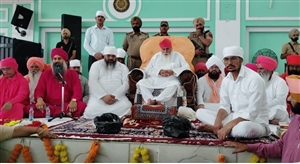 ਡੇਰਾ ਸੱਚਖੰਡ ਬੱਲਾਂ ਵਿਖੇ ਬ੍ਰਹਮਲੀਨ 108 ਸੰਤ ਸਰਵਣ ਦਾਸ ਜੀ ਮਹਾਰਾਜ ਦੀ 54ਵੀਂ ਬਰਸੀ ਸ਼ਰਧਾਪੂਰਵਕ ਮਨਾਈ; ਦੇਸ਼-ਵਿਦੇਸ਼ ਤੋਂ ਪੁੱਜੀਆਂ ਹਜ਼ਾਰਾਂ ਸੰਗਤਾਂ ਅਤੇ ਪ੍ਰਮੁੱਖ ਸ਼ਖਸੀਅਤਾਂ