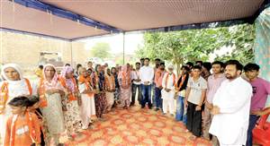 ਪੱਕਾ ਕਲਾਂ ’ਚ ਭਾਜਪਾ ਨੂੰ ਮਿਲਿਆ ਵੱਡਾ ਸਮਰਥਨ, ਇਕ ਦਰਜਨ ਪਰਿਵਾਰ ਹੋਏ ਪਾਰਟੀ ’ਚ ਸ਼ਾਮਲ