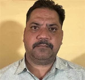ਕਮੇਟੀ ਦਾ ਨਵਾਂ ਕਾਰਨਾਮਾ, ਮੇਨ ਗੇਟ ਦੇ ਬਾਹਰ ਫੁੱਟਪਾਥ 'ਤੇ ਵੀ ਵਸੂਲੀ