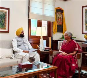 ਔਜਲਾ ਨੇ ਨਿਰਮਲਾ ਸੀਤਾਰਮਨ ਨਾਲ ਮੁਲਾਕਾਤ ਕਰਕੇ ਸੌਂਪਿਆ ਪੱਤਰ, ਅੰਮ੍ਰਿਤਸਰ ਦੇ ਬਾਰਡਰ ਬੈਲਟ ਲਈ ਵਿਸ਼ੇਸ਼ ਵਿੱਤੀ ਪੈਕੇਜ ਦੀ ਮੰਗ