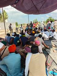 ਪਿੰਡ ਮਾਈਸਰਖਾਨਾ 'ਚ ਗੈਰ-ਕਾਨੂੰਨੀ ਲੁੱਕ ਪਲਾਂਟ ਖਿਲਾਫ਼ ਕਿਸਾਨਾਂ ਤੇ ਪਿੰਡ ਵਾਸੀਆਂ ਦਾ ਧਰਨਾ