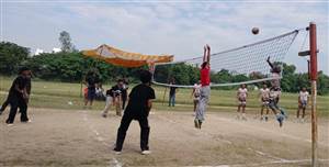 ਸਰਕਾਰੀ ਸਮਾਰਟ ਸੀਨੀਅਰ ਸੈਕੰਡਰੀ ਸਕੂਲ ਨੇ ਡੱਲਾ ਨੇ ਜਿੱਤਿਆ ਫੁੱਟਬਾਲ ਮੁਕਾਬਲਾ
ਬਲਾਕ ਜਲੰਧਰ ਪੂਰਬੀ ਦੇ ਅੰਡਰ-14 (ਲੜਕੇ) ਫੁੱਟਬਾਲ ਮੁਕਾਬਲੇ ’ਚ ਦੁਆਬਾ ਖਾਲਸਾ ਸਕੂਲ ਜੇਤੂ