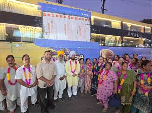 ਵਿਧਾਇਕ ਕੋਹਲੀ ਨੇ ਦਿਖਾਈ ਤੀਰਥ ਯਾਤਰਾ ਬੱਸ ਨੂੰ ਹਰੀ ਝੰਡੀ