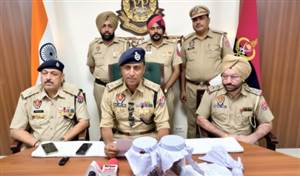 Fazilka News : ਪਾਕਿਸਤਾਨ ਤੋਂ ਡ੍ਰੋਨ ਰਾਹੀਂ ਮੰਗਵਾਏ ਗ਼ੈਰ-ਕਾਨੂੰਨੀ ਹਥਿਆਰਾਂ ਸਮੇਤ ਤਿੰਨ ਤਸਕਰ ਗ੍ਰਿਫ਼ਤਾਰ