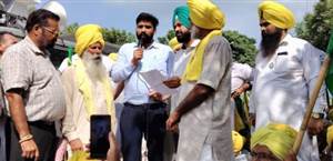 Farmers Protest : ਮੰਤਰੀ ਸੋਂਦ ਦੇ ਘਰ ਵੱਲ ਜਾਂਦੇ ਕਿਸਾਨਾਂ ਨਾਲ ਪੁਲਿਸ ਦਾ ਟਕਰਾਅ, ਇੱਕ ਕਿਸਾਨ ਜ਼ਖ਼ਮੀ
