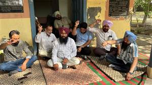 ਤਲਵੰਡੀ ਸਾਬੋ ’ਚ ਪੰਚਾਇਤ ਸਕੱਤਰਾਂ ਦਾ ਧਰਨਾ ਜਾਰੀ