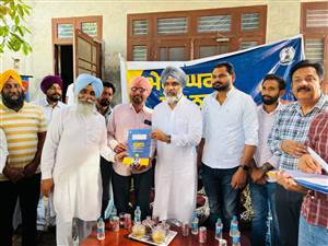 ‘ਮੇਰਾ ਘਰ ਮੇਰੇ ਨਾਮ’ ਸਕੀਮ ਤਹਿਤ ਦਹੀਆ ਵੱਲੋਂ ਸਰਟੀਫਿਕੇਟ ਤਕਸੀਮ