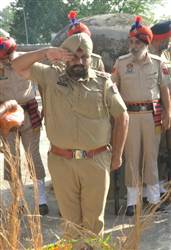 ਸਰਕਾਰੀ ਸਨਮਾਨਾਂ ਨਾਲ ਹੋਇਆ ਏਐੱਸਆਈ ਇਕਬਾਲ ਸਿੰਘ ਦਾ ਅੰਤਿਮ ਸਸਕਾਰ
