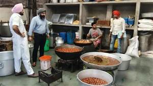 ਤਿਉਹਾਰਾਂ ’ਚ ਤੁਹਾਡੀ ਸਿਹਤ ਨਾਲ ਖਿਲਵਾੜ! ਫ਼ਤਹਿਗੜ੍ਹ ਸਾਹਿਬ ’ਚ 11 ਖਾਦ ਪਦਾਰਥਾਂ ਦੇ ਸੈਂਪਲ ਫ਼ੇਲ੍ਹ, ਮਠਿਆਈ ਖਾਣ ਤੋਂ ਪਹਿਲਾਂ ਕਰੋ ਅਸਲੀ-ਨਕਲੀ ਦੀ ਜਾਂਚ