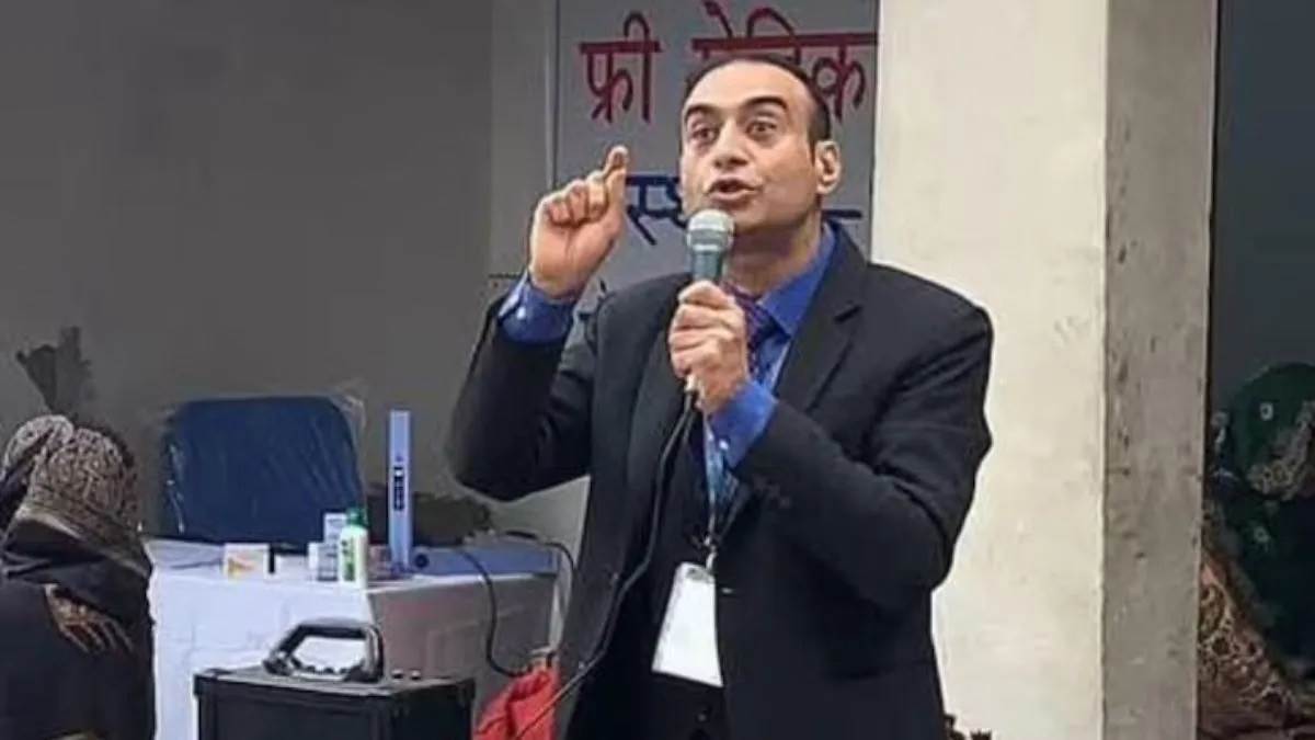 Delhi Blast: ਬਰਖਾਸਤ ਪ੍ਰੋਫੈਸਰ ਨੂੰ ਅਲ-ਫਲਾਹ ਯੂਨੀਵਰਸਿਟੀ 'ਚ ਕਿਵੇਂ ਮਿਲੀ ਨੌਕਰੀ? ਹੈਰਾਨ ਕਰਨ ਵਾਲਾ ਖੁਲਾਸਾ