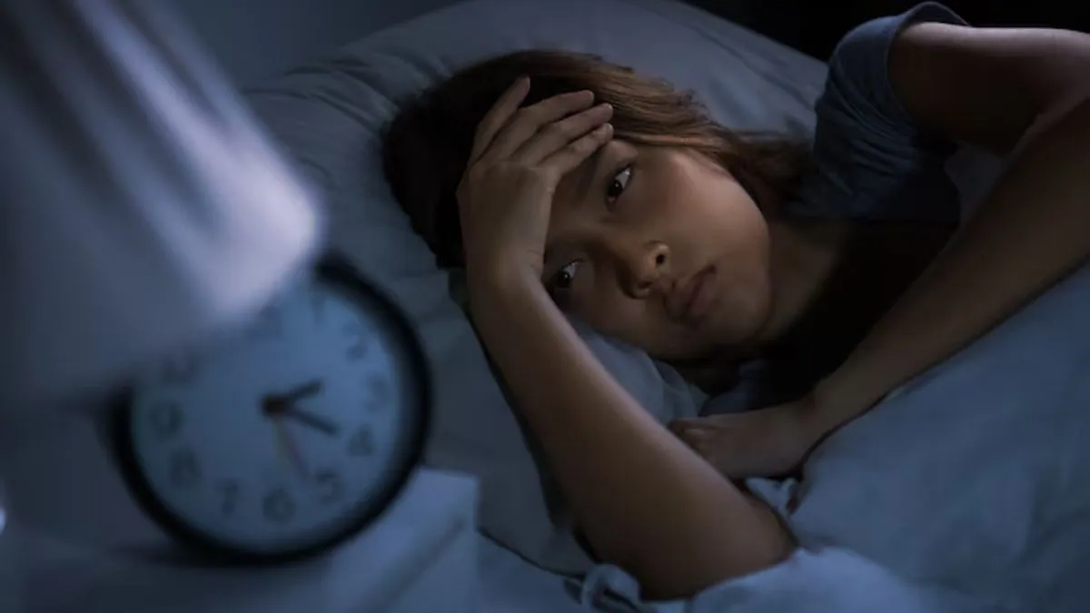 ਬਿਮਾਰੀਆਂ ਨੂੰ ਸੱਦਾ ਦਿੰਦੀ ਹੈ ਸਿਰਫ਼ 6 ਘੰਟੇ ਦੀ ਨੀਂਦ , ਦਿਮਾਗ 'ਚ ਇਕੱਠੇ ਹੁੰਦੇ ਹਨ ਜ਼ਹਿਰੀਲੇ ਪਦਾਰਥ; ਜਾਣੋ ਮਾਹਿਰਾਂ ਨੇ ਕੀ ਦਿੱਤੇ ਸੁਝਾਅ