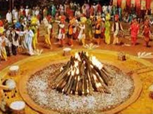 LOHRI 2020 : 13 ਜਨਵਰੀ ਨੂੰ ਹੀ ਮਨਾਈ ਜਾਵੇਗੀ ਲੋਹੜੀ, ਜਾਣੋ-ਤਿਉਹਾਰ ਨਾਲ ਜੁੜੀ ਰੌਚਕ ਕਥਾ ਤੇ ਪੂਜਾ ਦੀ ਵਿਧੀ