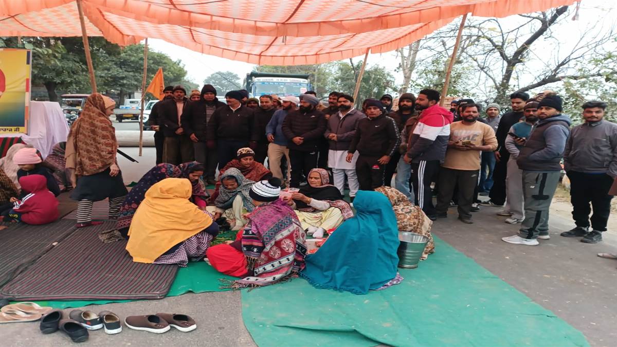 ਪ੍ਰਸ਼ਾਸਨ ਦੇ ਭਰੋਸੇ ਮਗਰੋਂ ਅਣਮਿੱਥੇ ਸਮੇਂ ਦਾ ਧਰਨਾ ਖ਼ਤਮ
