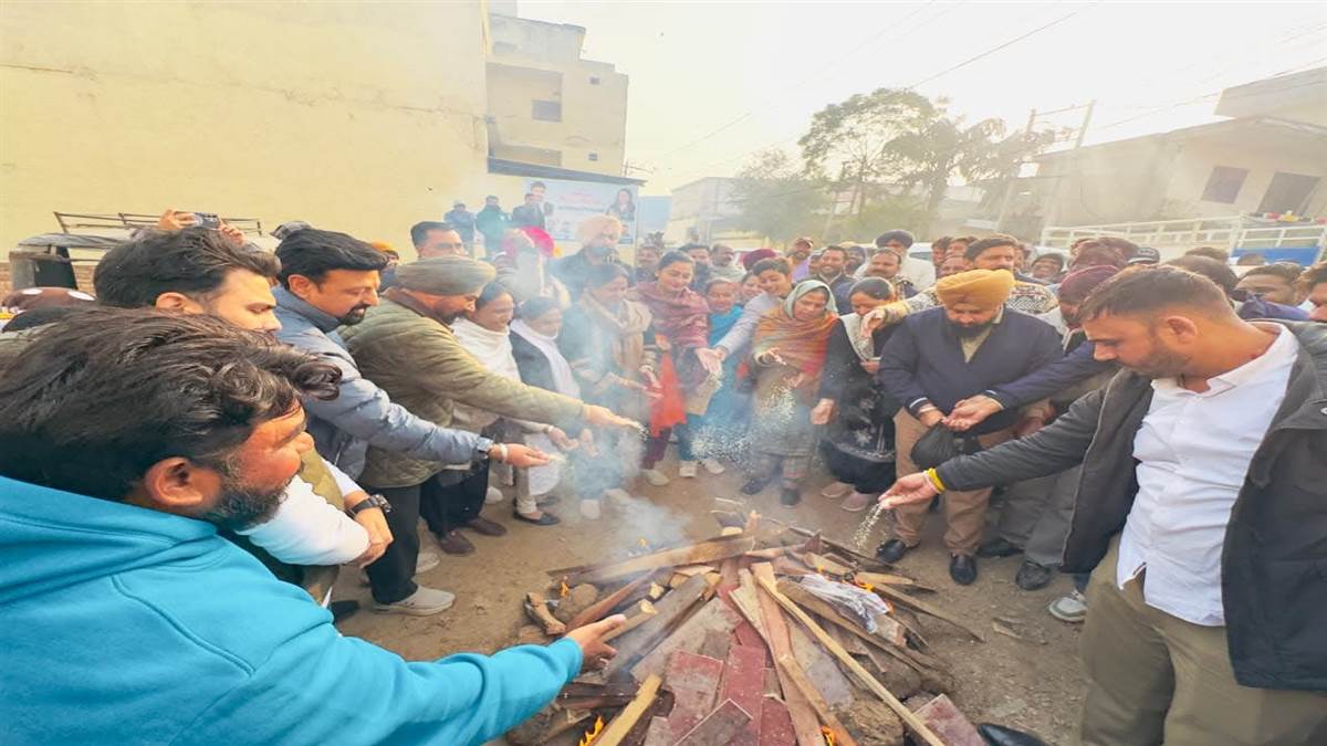 ਬੀਬੀ ਛੀਨਾਂ ਨੇ ਲੁਹਾਰਾ ਵਿਖੇ ਮਨਾਇਆ ਲੋਹੜੀ ਦਾ ਤਿਉਹਾਰ