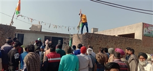 Punjab Election 2022 : ਪਿੰਡ ਲਾਲਿਆਂਵਾਲੀ ਦੇ ਭੜਕੇ ਲੋਕਾਂ ਨੇ ਕਿਹਾ - ਗੁਲਾਬੀ ਸੁੰਡੀ ਦਾ ਮੁਆਵਜ਼ਾ ਖਾਤਿਆਂ ’ਚ ਨਾ ਪਿਆ ਤਾਂ ਨਹੀਂ ਪਾਵਾਂਗੇ ਵੋਟ