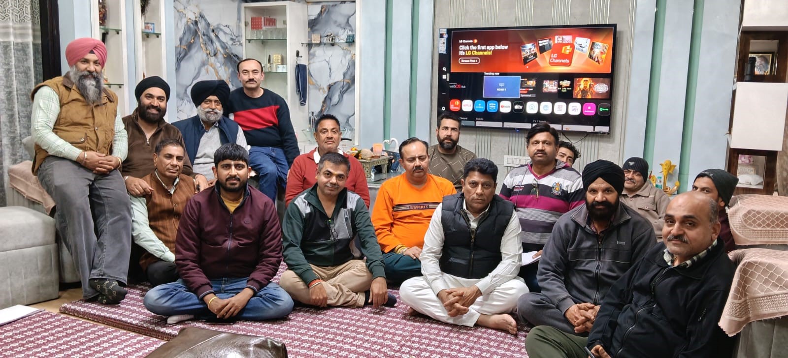 ਆਰਟ ਆਫ ਲਿਵਿੰਗ ਸੰਸਥਾ ਨੇ ਕੀਤੀ ਗੁਰੂ ਪੂਜਾ