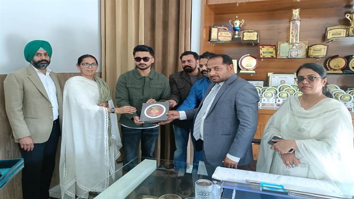 ਐੱਮਐੱਚ-1 ਦੇ ਪ੍ਰਸਿੱਧ ਸ਼ੋਅ ‘ਕੰਟੀਨੀ ਮੰਡੀਰ’ ਪ੍ਰੋਗਰਾਮ ਕਰਵਾਇਆ