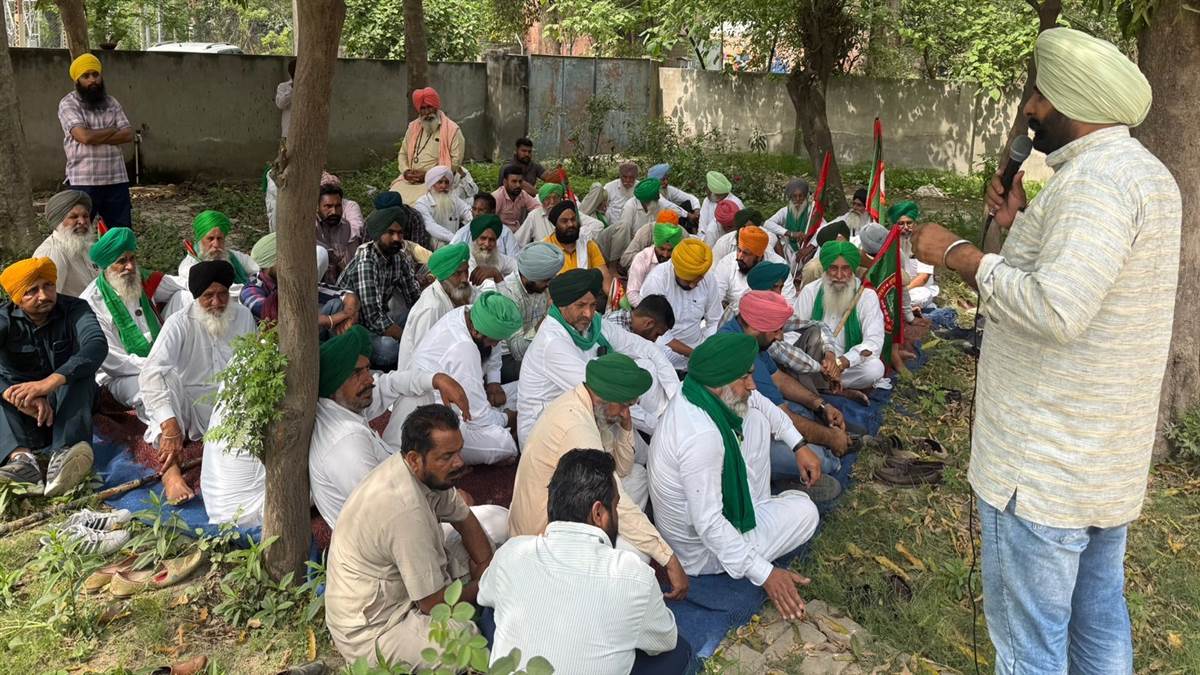 ਟਰਾਂਸਫਾਰਮਰ ਲਗਵਾਉਣ ਲਈ ਪਾਵਰਕਾਮ ਦਫ਼ਤਰ ਅੱਗ ਦਿੱਤਾ ਧਰਨਾ
