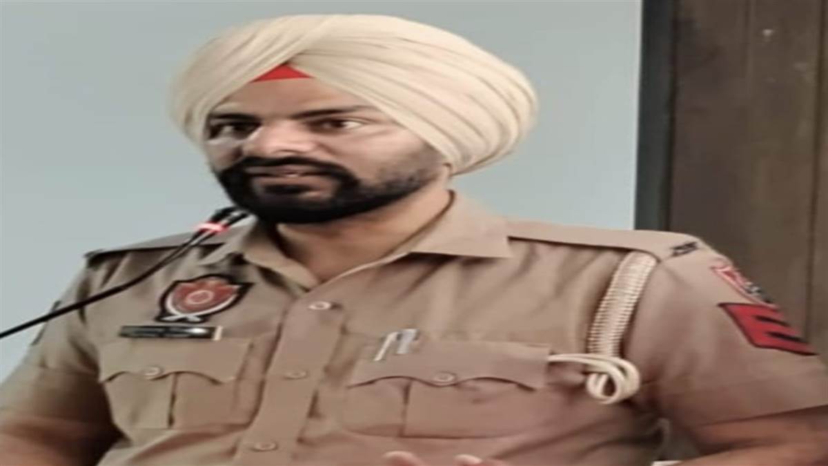 ਮਾਈ ਭਾਗੋ ਸੰਸਥਾ ’ਚ ਟ੍ਰੈਫ਼ਿਕ ਨਿਯਮਾਂ ਸਬੰਧੀ ਕੀਤਾ ਜਾਗਰੂਕ