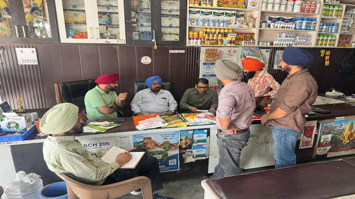 ਤਰਨਤਾਰਨ ਦੇ ਖ਼ਾਦ ਵਿਕਰੇਤਾਵਾਂ, ਫੀਡ ਅਤੇ ਪਲਾਈਵੁੱਡ ਇੰਡਸਟਰੀ ’ਚ ਸਬਸਿਡੀ ਵਾਲੇ ਯੂਰੀਆ ਦੀ ਵਰਤੋਂ ਸਬੰਧੀ ਚੈਕਿੰਗ ਕੀਤੀ ਗਈ।