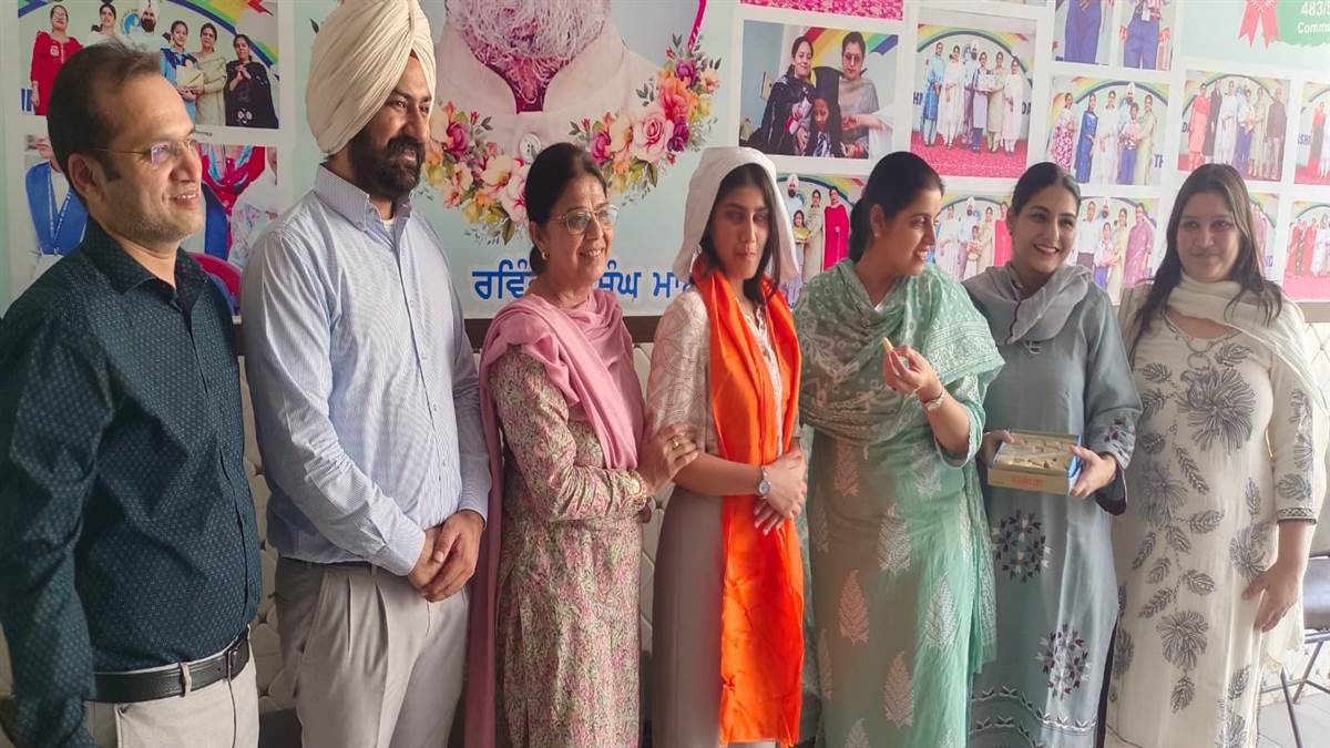 ਸੂਬੇ ’ਚੋਂ 17ਵੇਂ ਤੇ ਜ਼ਿਲ੍ਹੇ ’ਚੋਂ 12ਵੇਂ ਨੰਬਰ ’ਤੇ ਰਹੀ ਲੀਨੇਸ਼ਾ ਬਾਂਸਲ