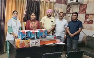 ਭੋਲੇ ਦੀ ਫੌਜ ਮਲੋਟ ਵੱਲੋਂ ਸੀਐਚਸੀ ਦੋਦਾ ਨੂੰ 5 ਪੱਖੇ ਦਾਨ