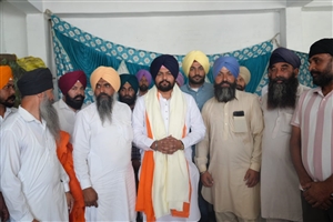 ਮੰਮਣਕੇ ਖੁਰਦ ਦੇ ਸਰਪੰਚ ਸਣੇ 18 ਅਕਾਲੀ ਪਰਿਵਾਰ ਆਪ ’ਚ ਸ਼ਾਮਲ