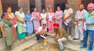 ਛੁੱਟੀ ਵਾਲੇ ਦਿਨਾਂ ’ਚ ਸਕੂਲ ਖੋਲ੍ਹੇ ਜਾਣ ਵਾਲੇ ਹੁਕਮਾਂ ਦੀਆਂ ਕਾਪੀਆਂ ਸਾੜੀਆਂ