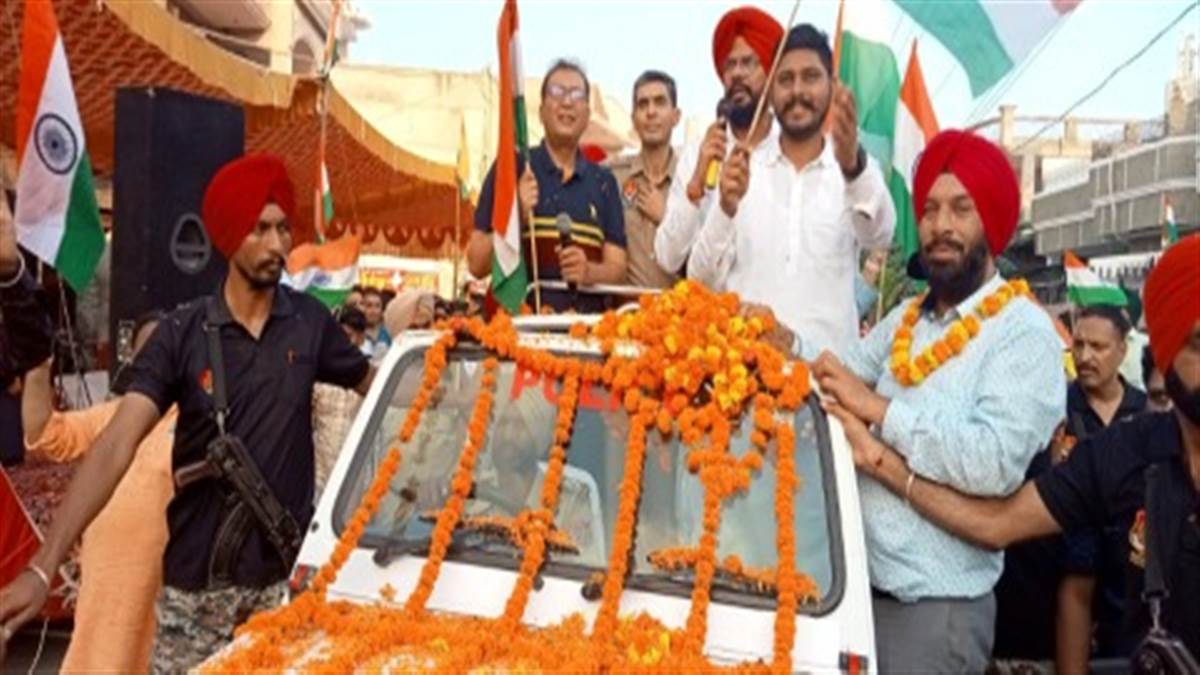 The tricolor rally was held in Batala with full enthusiasm and enthusiasm