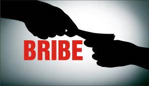On the complaint of the plaintiff Karj Singh the Hawaldar of Zira police station Karj Singh was arrested red handed for accepting a bribe of twenty thousand