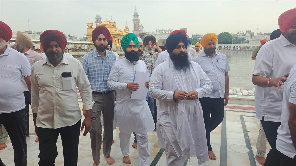 ਧਾਰਮਿਕ ਸੇਵਾ ਪੂਰੀ ਕਰਨ ਤੋਂ ਬਾਅਦ ਸ੍ਰੀ ਅਕਾਲ ਤਖਤ ਸਾਹਿਬ ਨਤਮਸਤਕ ਹੋਏ ਹਰਜੋਤ ਸਿੰਘ ਬੈਂਸ, ਜਥੇਦਾਰ ਗੜਗੱਜ ਨਾਲ ਕੀਤੀ ਮੁਲਾਕਾਤ