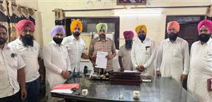ਸਰਪੰਚ ਯੂਨੀਅਨ ਬਲਾਕ ਸ੍ਰੀ ਹਰਗੋਬਿੰਦਪੁਰ ਸਾਹਿਬ ਨੇ ਬੀਡੀਪੀਓ ਨਾਲ ਕੀਤੀ ਮੀਟਿੰਗ