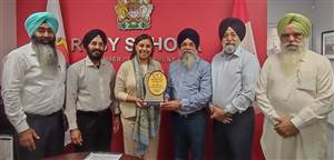 ਭਗਤ ਨਾਮਦੇਵ ਭਾਈਚਾਰੇ ਦਾ ਵਫ਼ਦ ਰੂਬੀ ਸਹੋਤਾ ਨੂੰ ਮਿਲਿਆ