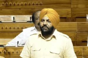 ਅੰਮ੍ਰਿਤਸਰ-ਪੁਣੇ ਵੰਦੇ ਭਾਰਤ ਦੀ ਮੰਗ ਲੋਕ ਸਭਾ ’ਚ ਉੱਠੀ, ਰੇਲ ਮੰਤਰੀ ਨੇ ਕਿਹਾ- ਫਿਲਹਾਲ ਸਮਾਂ-ਸੀਮਾ ਤੈਅ ਨਹੀਂ