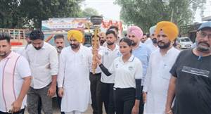 Barnala News : ਖੇਡਾਂ ਵਤਨ ਪੰਜਾਬ ਦੀਆਂ -4 ਦੀ ਮਸ਼ਾਲ ਬਰਨਾਲਾ ਜਿਲ੍ਹੇ 'ਚ ਪਹੁੰਚੀ ; ਪੱਖੋ ਕਲਾਂ ਵਿਖੇ ਭਰਵਾਂ ਸਵਾਗਤ