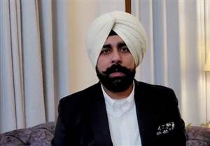 ਸੁਖਬੀਰ ਬਾਦਲ ਦੀ ਸਿਹਤ 'ਤੇ ਅਰਸ਼ਦੀਪ ਕਲੇਰ ਦਾ ਵੱਡਾ ਬਿਆਨ: "ਬਾਂਹ 'ਤੇ ਲੱਗੀ ਹੈ ਸੱਟ, ਬਾਕੀ ਪੂਰੀ ਤਰ੍ਹਾਂ ਹਨ ਠੀਕ-ਠਾਕ", ਹਮਲੇ ਦੇ ਪਿੱਛੇ ਦੀ ਵਜ੍ਹਾ ਜਾਂਚ ਤੋਂ ਬਾਅਦ ਹੋਵੇਗੀ ਸਪੱਸ਼ਟ
