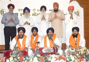 ਪ੍ਰਸਿੱਧ ਕੀਰਤਨੀ ਜੱਥਿਆਂ ਨੇ ਕੀਰਤਨ ਰਾਹੀਂ ਸੰਗਤ ਨੂੰ ਕੀਤਾ ਨਿਹਾਲ