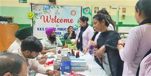 ਆਰਕੇਐੱਸ ਸਕੂਲ ’ਚ ਸਟਾਫ਼ ਮੈਂਬਰਾਂ ਲਈ ਮੈਡੀਕਲ ਕੈਂਪ ਲਾਇਆ