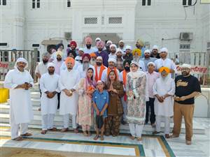 ਐਡਵੋਕੇਟ ਢਿੱਲੋਂ ਗੁਰਦੁਆਰਾ ਬਾਬਾ ਬੁੱਢਾ ਸਾਹਿਬ ਵਿਖੇ ਨਤਮਸਤਕ