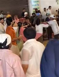 ਸ੍ਰੀ ਹਰਿਮੰਦਿਰ ਸਾਹਿਬ ਸਮੂਹ ਨੇੜੇ ਬੱਚੇ ਦੇ ਡਿੱਗਣ 'ਤੇ ਮਚਿਆ ਵਿਵਾਦ