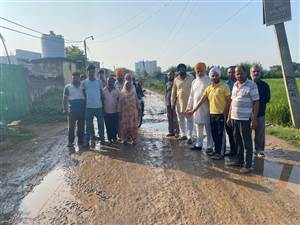 ਛੱਤ ਤੇ ਨਰਾਇਣਗੜ੍ਹ ਝੂੰਗੀਆਂ ਨੂੰ ਜਾਂਦੀ ਸੜਕ ਦੀ ਮੁਰੰਮਤ ਦੀ ਮੰਗ