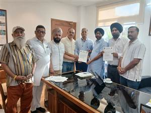 ਪ੍ਰਾਪਰਟੀ ਟੈਕਸ ਦੀ ਪਹਿਲੀ ਸਥਿਤੀ ਬਹਾਲ ਕਰਨ ਲਈ ਦਿੱਤਾ ਮੰਗ ਪੱਤਰ