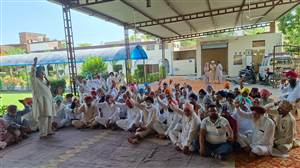 ਲਿੰਕ ਰੋਡ ’ਤੇ ਪੁਲ਼ ਬਣਾਉਣ ਦੀ ਮੰਗ ਨੂੰ ਲੈ ਕੇ ਹੋਇਆ ਵੱਡਾ ਇਕੱਠ