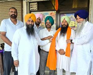 ਜਥੇਦਾਰ ਗੜ੍ਹੀ ਨੇ ਕੀਤਾ ਪ੍ਰਧਾਨ ਬਚਿੱਤਰ ਸਿੰਘ ਦਾ ਸਨਮਾਨ