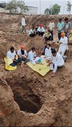 ਛੱਪੜ ਦੀ ਖੁਦਾਈ ਦੌਰਾਨ ਮਿਲਿਆ ਸੈਂਕੜੇ ਸਾਲ ਪੁਰਾਣਾ ਖੂਹ