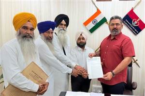 ਵਿਧਾਇਕ ਮਨਵਿੰਦਰ ਸਿੰਘ ਗਿਆਸਪੁਰਾ ਵਿਰੁੱਧ ਪੁਲਿਸ ਕਮਿਸ਼ਨਰ ਨੂੰ ਸ਼ਿਕਾਇਤ, ਸ੍ਰੀ ਦਰਬਾਰ ਸਾਹਿਬ ਦੇ ਪ੍ਰਬੰਧਕਾਂ ਨੇ ਇਤਰਾਜ਼ਯੋਗ ਟਿੱਪਣੀਆਂ ਦੇ ਮਾਮਲੇ ’ਚ ਕੀਤੀ ਸਖ਼ਤ ਕਾਰਵਾਈ ਦੀ ਮੰਗ