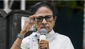 ਮਮਤਾ ਬੈਨਰਜੀ ’ਤੇ ਚਾਕੂ ਨਾਲ ਹਮਲੇ ਦੀ ਕੋਸ਼ਿਸ਼, TMC ਸਾਂਸਦ ਬੋਲੇ- ਤਿੰਨ ਵਾਰ CM ਰਹਿ ਚੁੱਕੀ ਔਰਤ ਵੀ ਸੁਰੱਖਿਅਤ ਨਹੀਂ